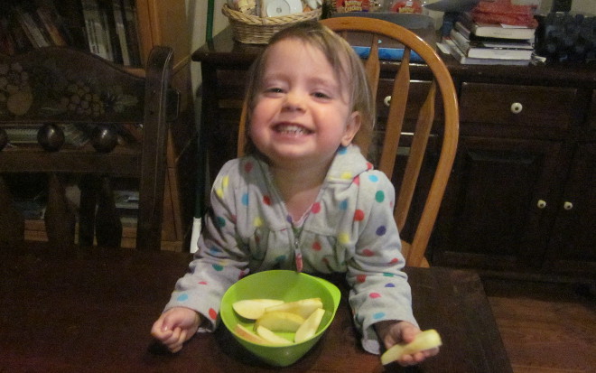  photo eatingapples_zps0b9bc23a.jpg